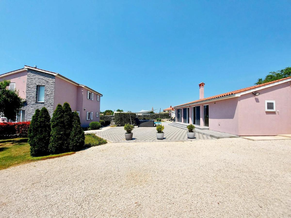 Villa Mattea Galižana Buitenkant foto